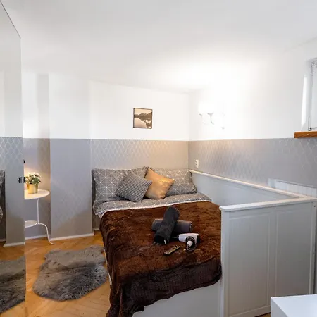Clicktheflat Wilson Square * Warsaw