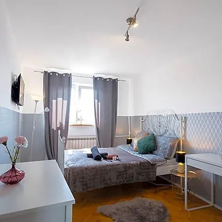 Hostel Clicktheflat Wilson Square Warsaw