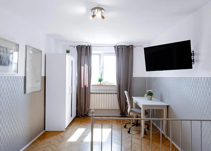 Clicktheflat Wilson Square Hostel