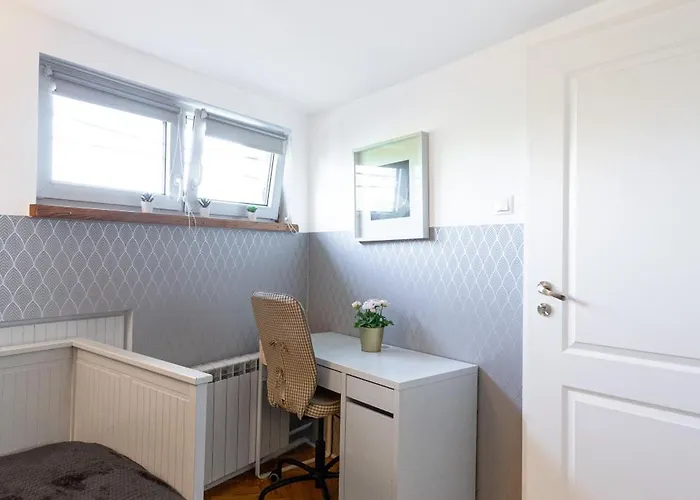 Clicktheflat Wilson Square