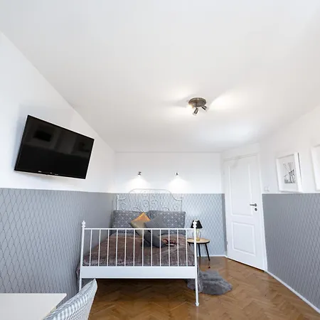 Хостел Clicktheflat Wilson Square