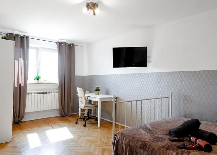 Clicktheflat Wilson Square