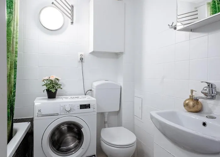 Clicktheflat Wilson Square Hostel *